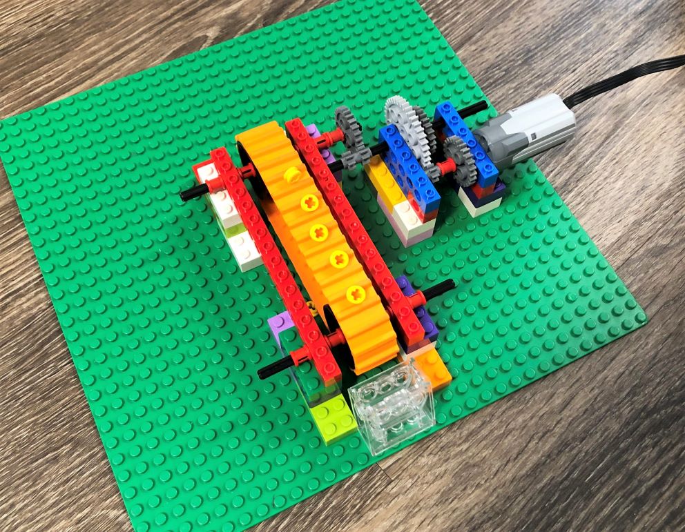 conveyor belt built from LEGO